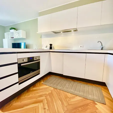 Tower 44 Apartment Luino