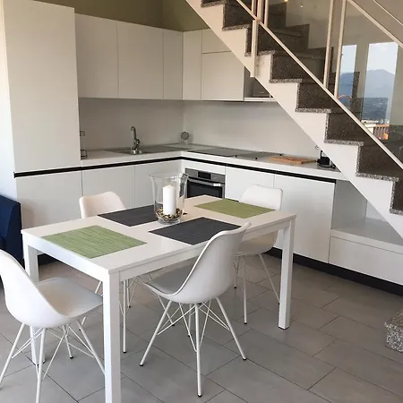 Tower 44 Apartment *
